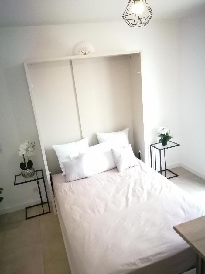 Studio Neuf Paris La Defense Metro 15 Rueil - Suresnes - Mont Valerien Екстериор снимка
